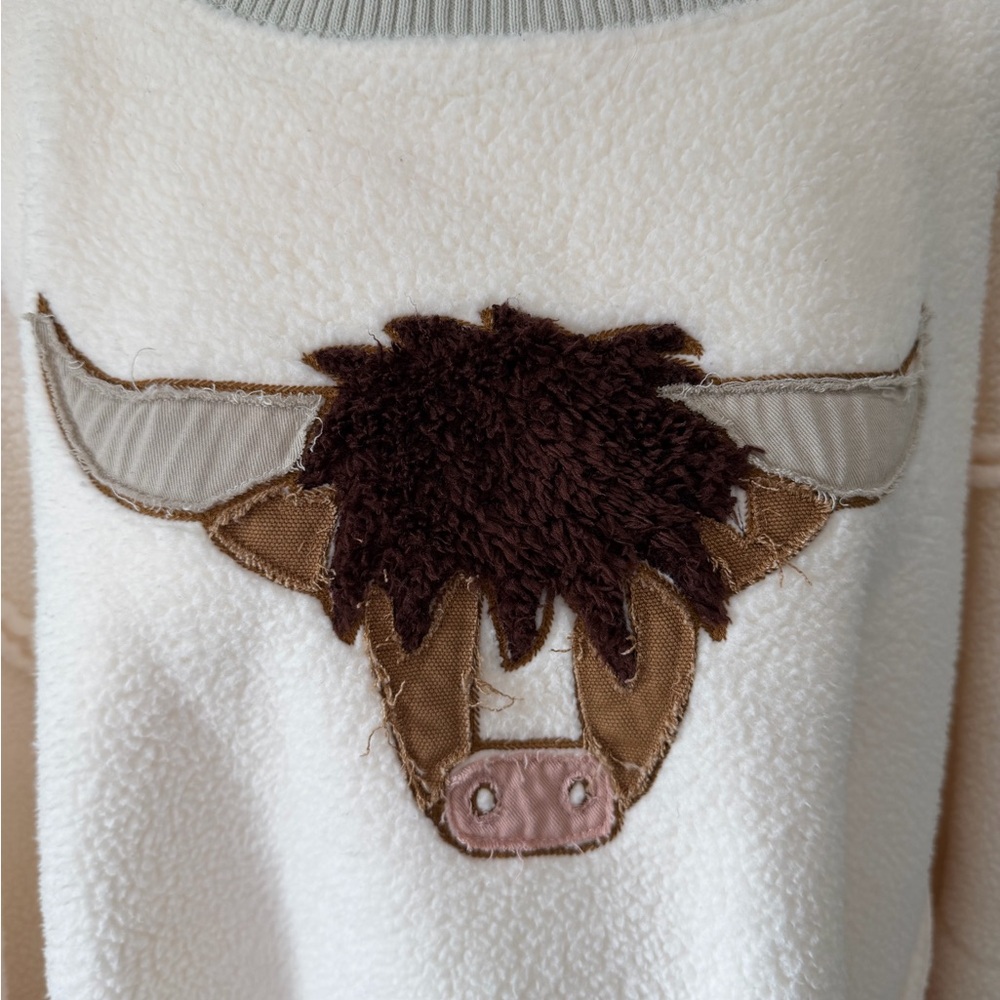 Tricia Fix Farm Friend Sweater Womens XL White Fleece Highland Cow Pullover USA - Picture 3 of 9